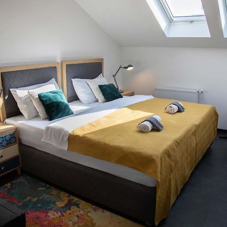 Kvaternik Square Rooms Zagreb Ngoại thất bức ảnh