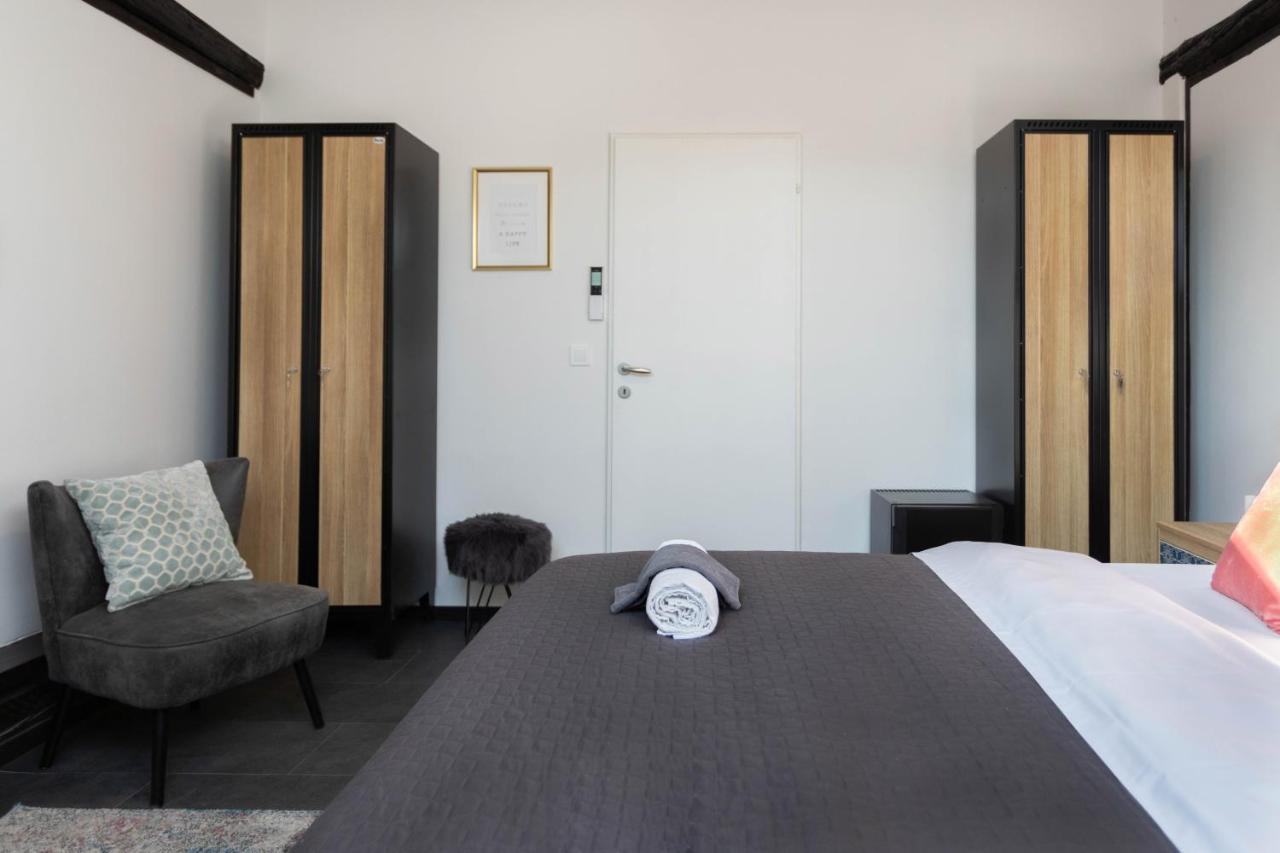 Kvaternik Square Rooms Zagreb Ngoại thất bức ảnh