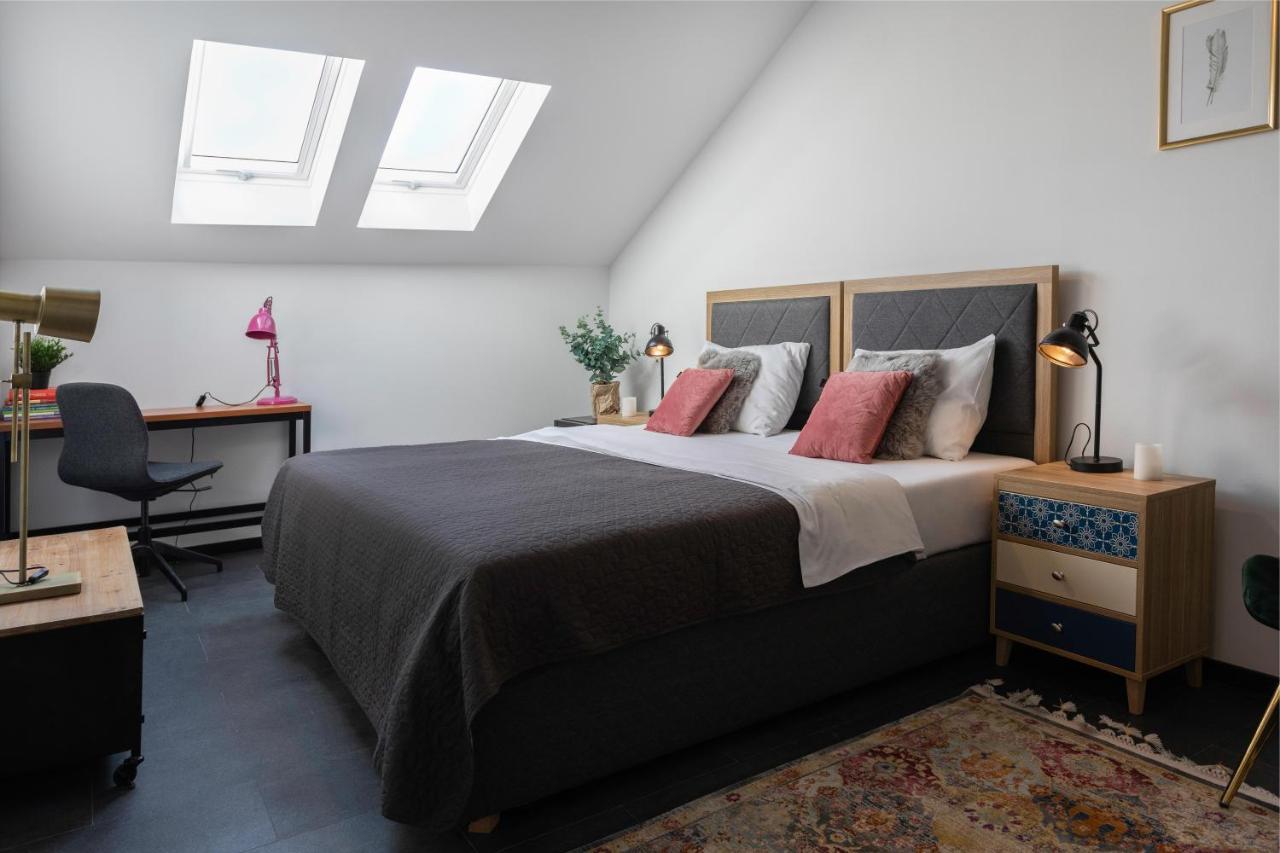 Kvaternik Square Rooms Zagreb Ngoại thất bức ảnh